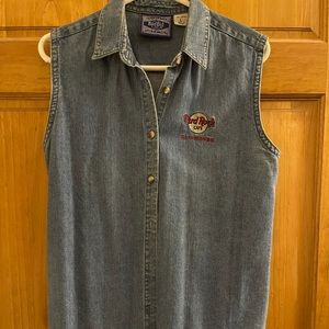 Hard Rock ‘Gatlinburg’ button down denim sleeveless shirt Sz L 100% Cotton